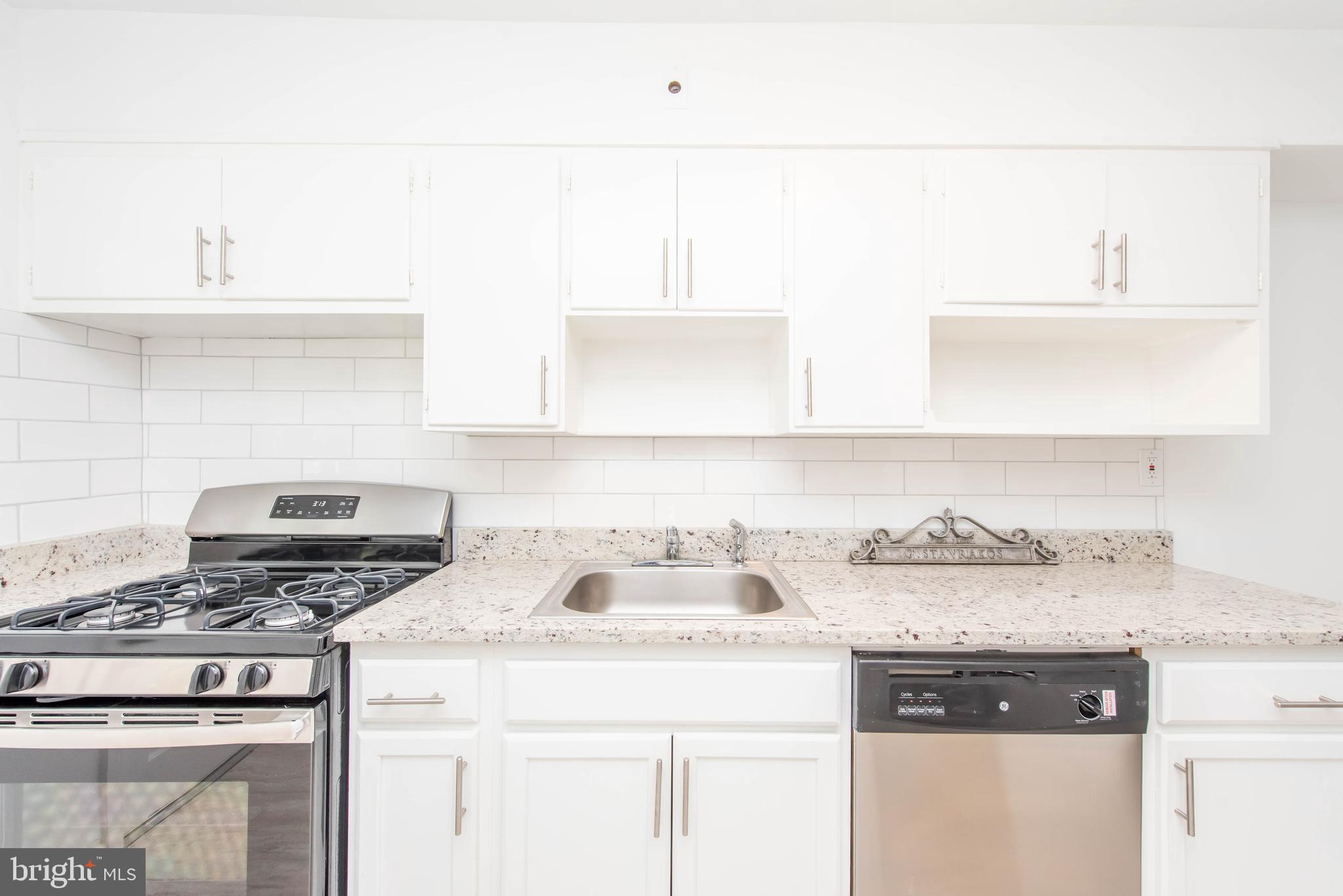 903 Coleridge Road Baltimore, MD 21229 - Photo 11 of 27 Kitchen