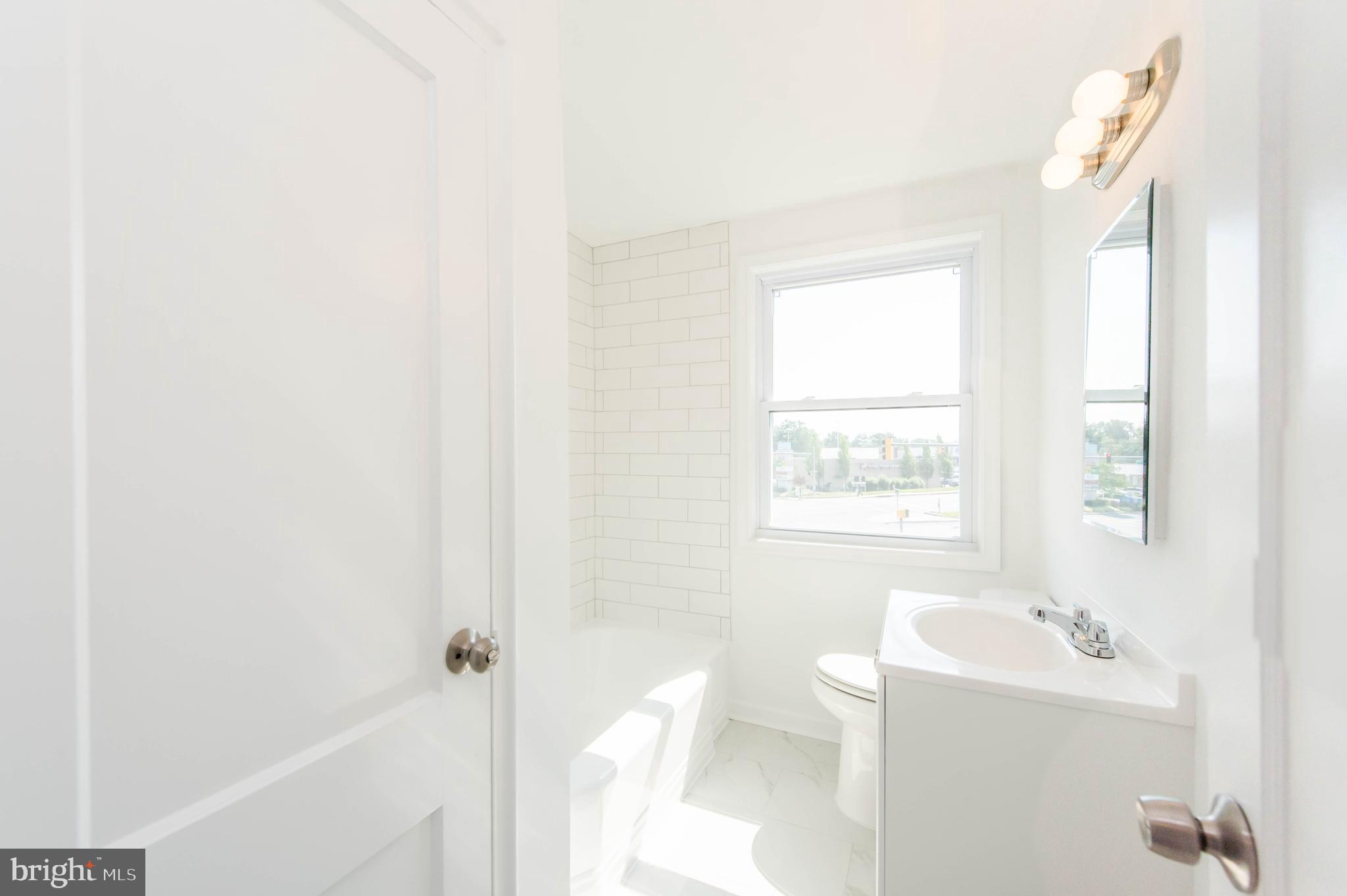 903 Coleridge Road Baltimore, MD 21229 - Photo 19 of 27 Bathroom 1