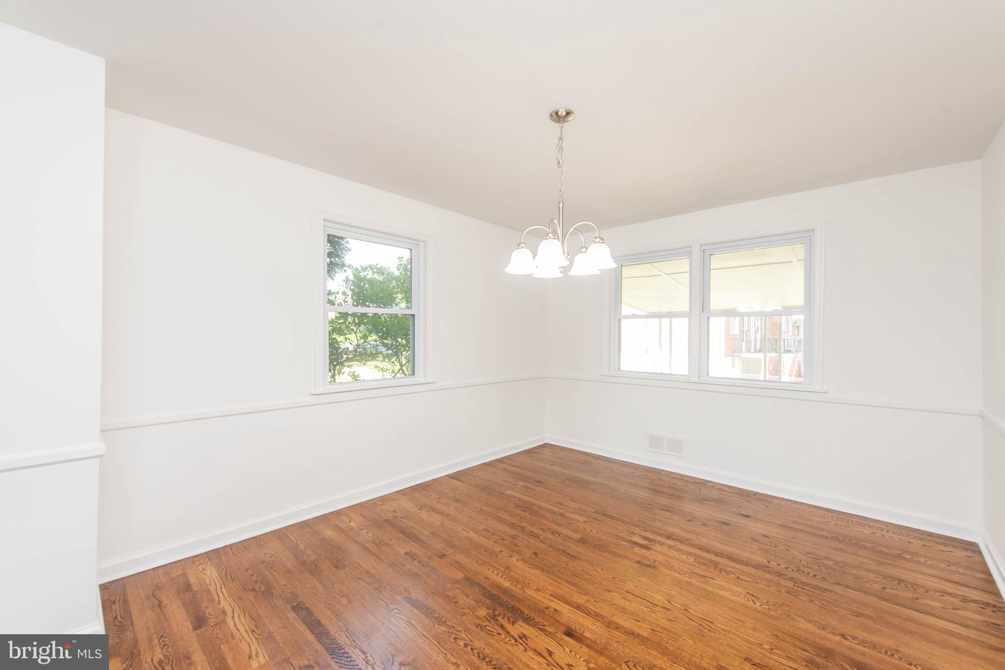 903 Coleridge Road Baltimore, MD 21229 - Photo 7 of 27 Dining Room