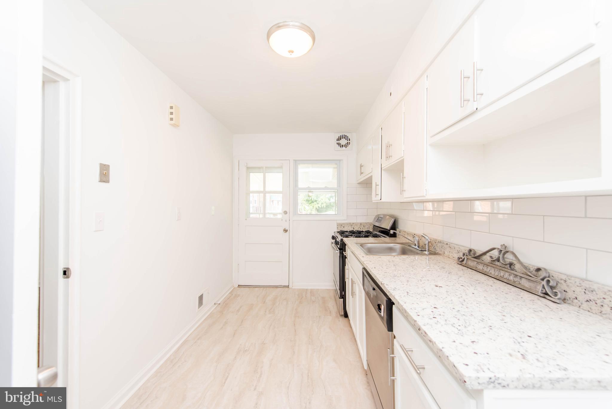 903 Coleridge Road Baltimore, MD 21229 - Photo 9 of 27 Kitchen
