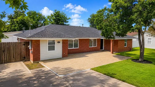 $1,900 | 5105 Oak Avenue, Pasadena, TX 77503