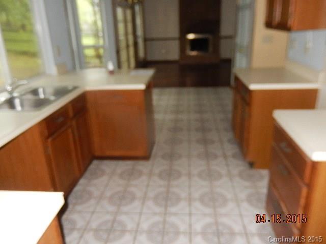 1513 Pine Mountain Road Charlotte, NC 28214 - Photo 4 of 10
