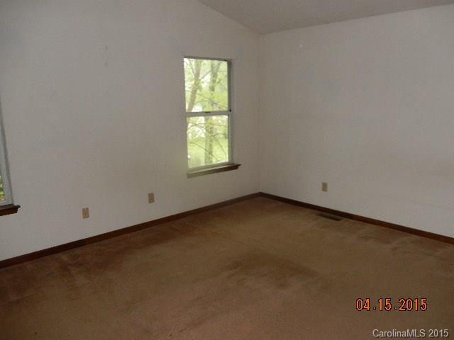 1513 Pine Mountain Road Charlotte, NC 28214 - Photo 8 of 10