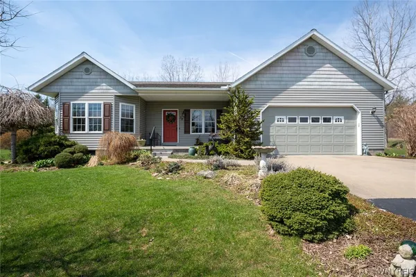 $379,900 | 70 Colony Run, Alexander, NY 14011