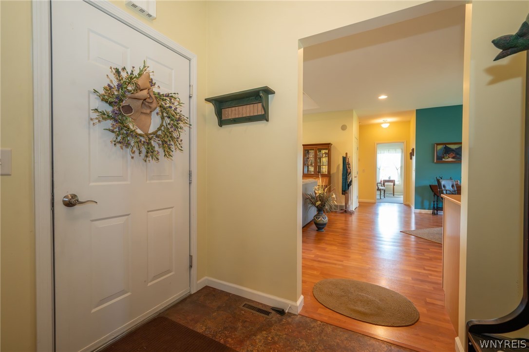 70 Colony Run Alexander, NY 14011 - Photo 5 of 46