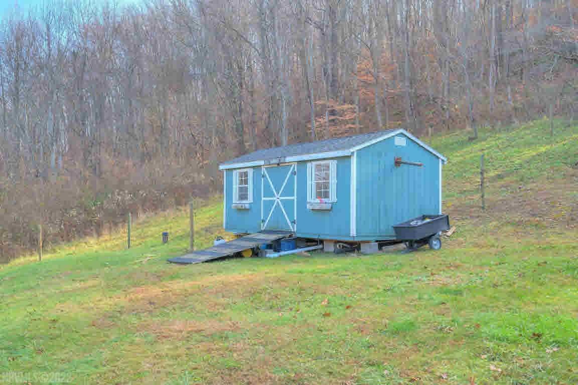 167 Burton Road Narrows, VA 24124 - Photo 21 of 22 Gallery Image 21
