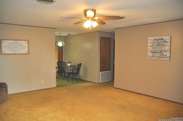 $255,000 | 105 South Sayers Drive, Devine, TX 78016