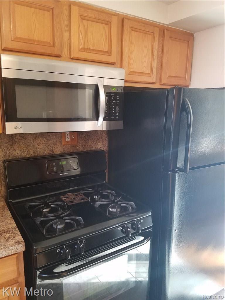 16124 Sunderland Road Detroit, MI 48219 - Photo 18 of 79 20161105_112016.jpg