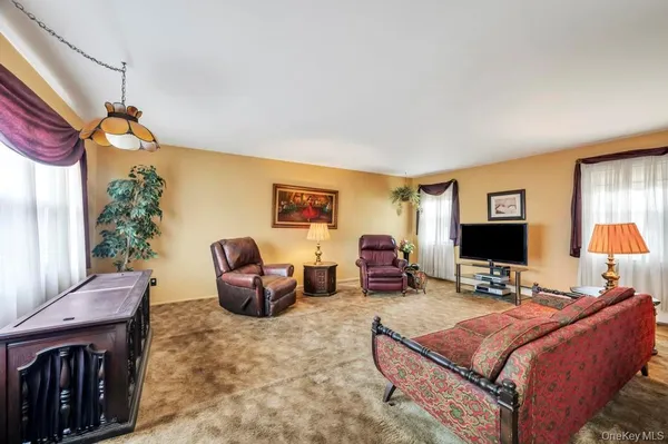 $699,999 | 1200 Stewart Avenue, Bethpage, NY 11714