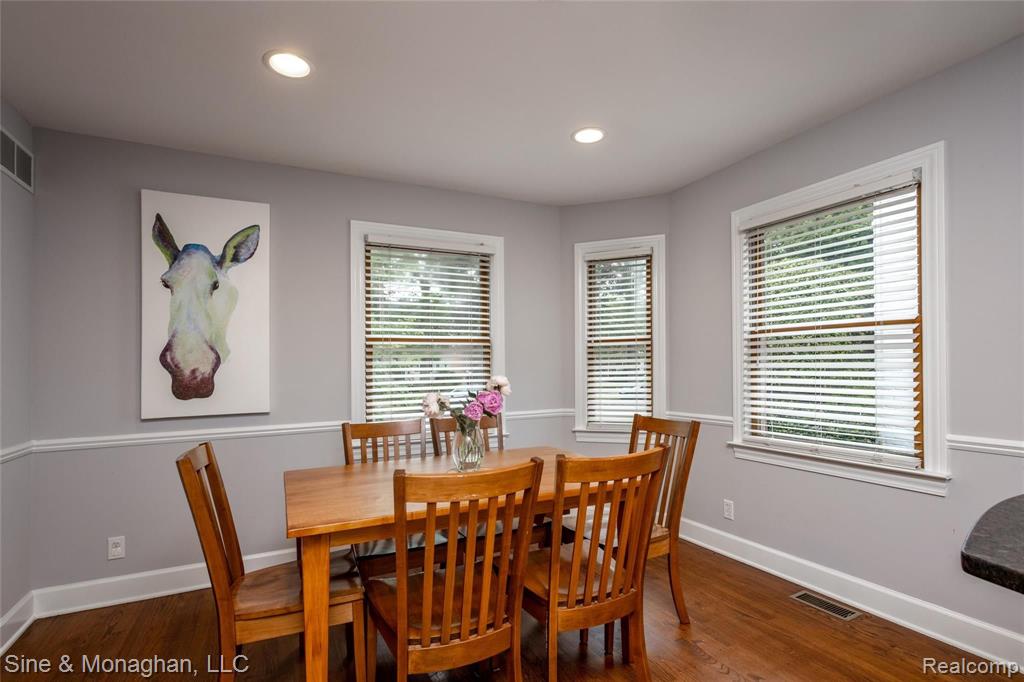 1308 Hampton Road Grosse Pointe, MI 48236 - Photo 4 of 36