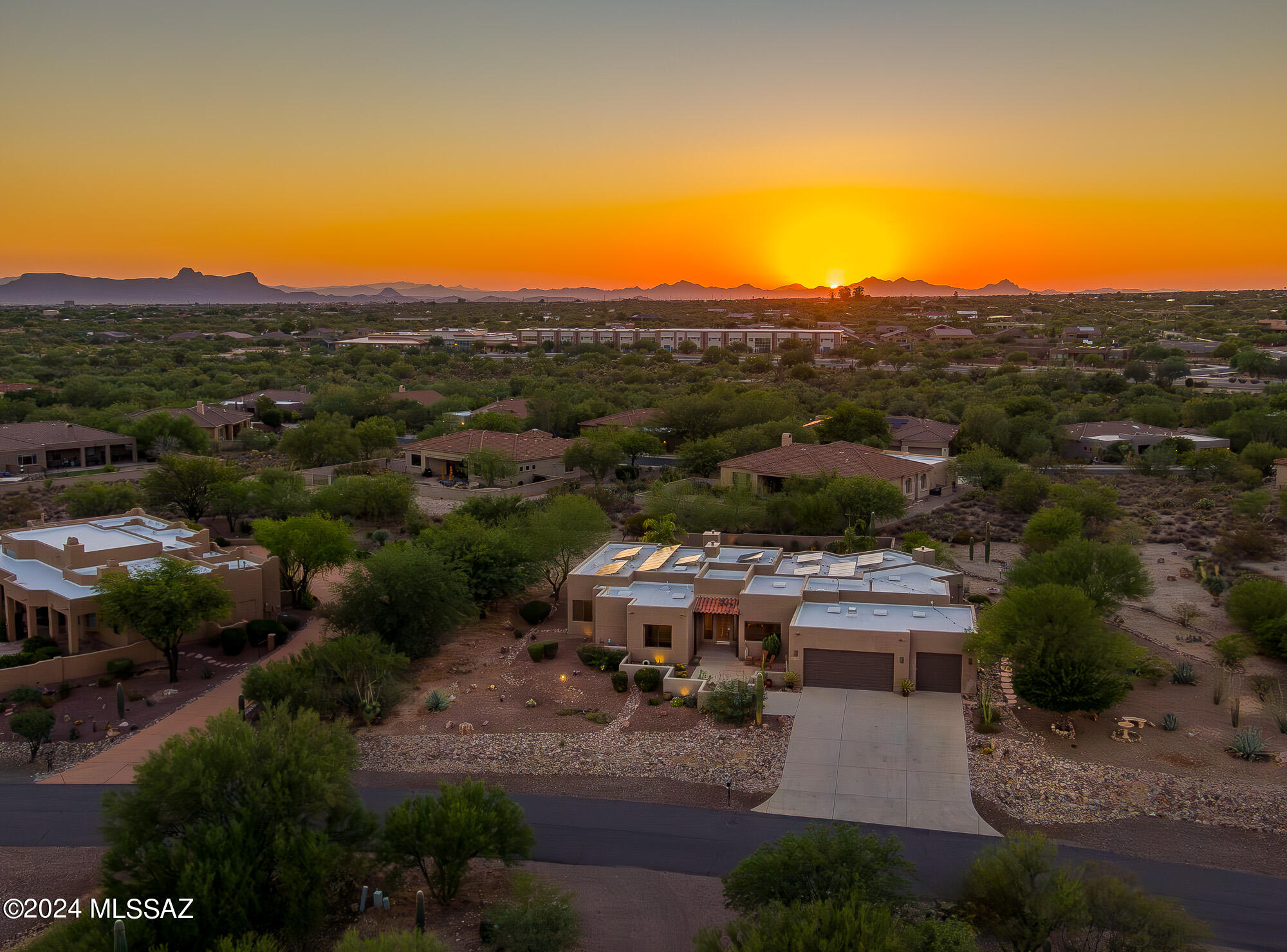 12345 North Reflection Ridge Drive Oro Valley, AZ 85755 - Photo 2 of 48