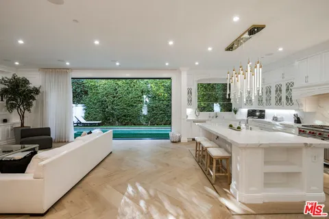 $4,770,000 | 843 North Spaulding Avenue, Los Angeles, CA 90046