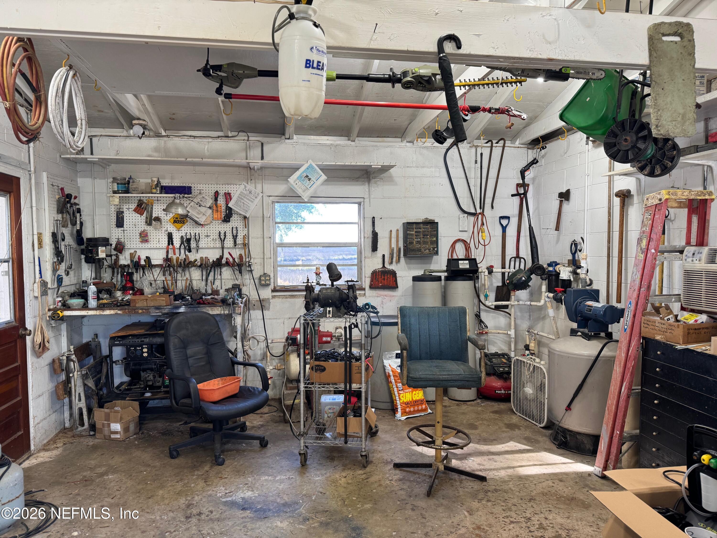 85075 Harts Road Yulee, FL 32097 - Photo 36 of 47 Workroom