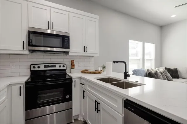 $2,850 | 3020 Henry Street, Unit B, Greenville, TX 75401