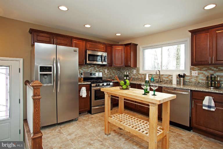 3806 Lumo Road Randallstown, MD 21133 - Photo 2 of 30 Kitchen