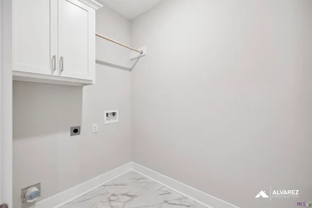 $370,990 | 26518 Vanissa Drive, Denham Springs, LA 70726