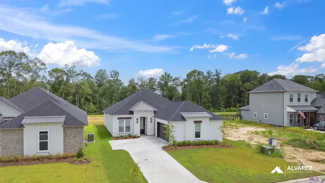 $370,990 | 26518 Vanissa Drive, Denham Springs, LA 70726