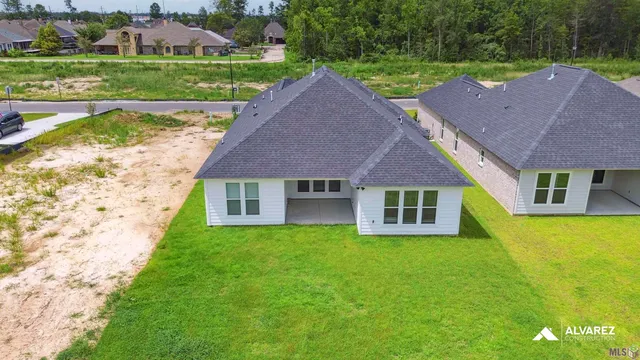$370,990 | 26518 Vanissa Drive, Denham Springs, LA 70726