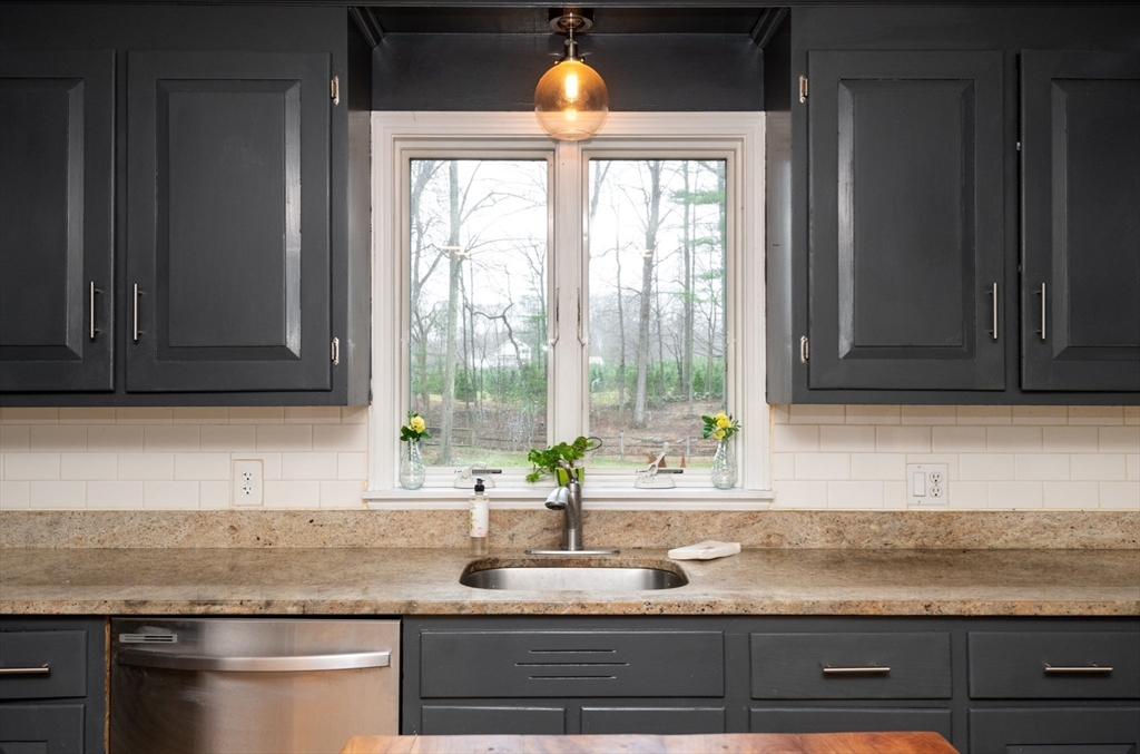 145 Nelson Street Georgetown, MA 01833 - Photo 19 of 41