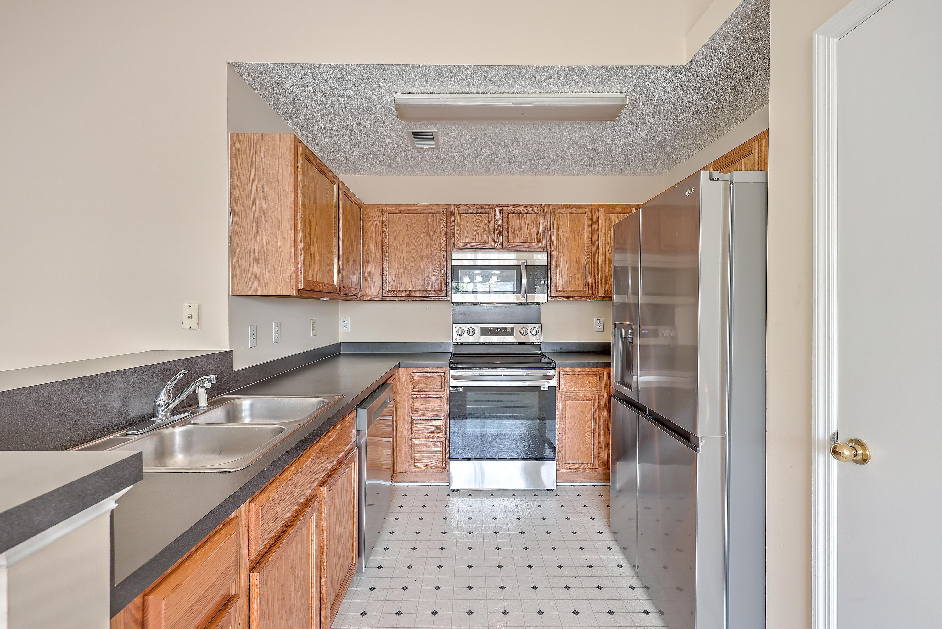 133 2 Pond Loop Ladson, SC 29456 - Photo 9 of 24 ZYN_8790_1_2_3_4_5_6