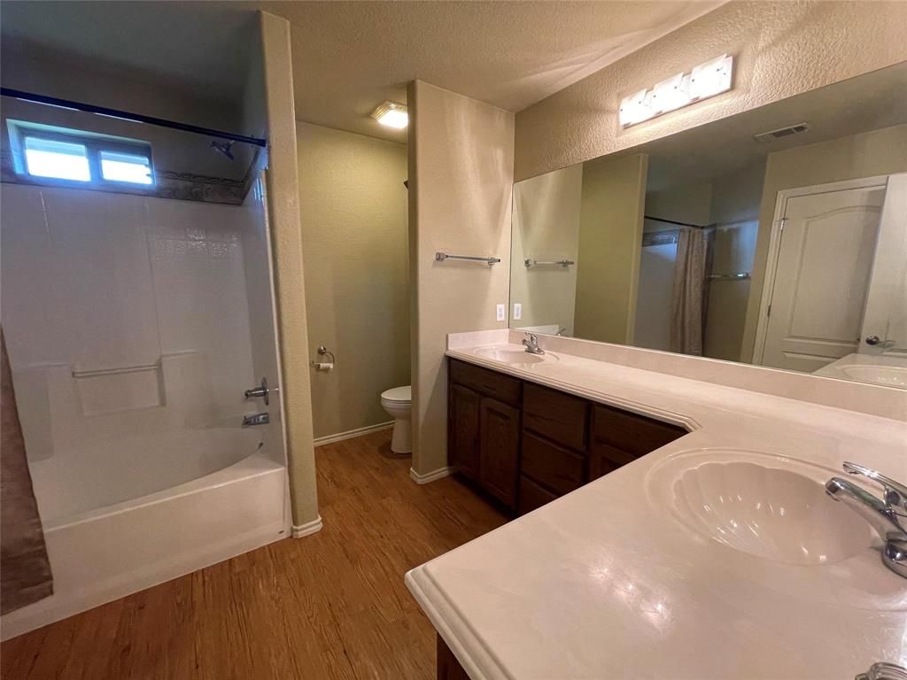 705 Rambling Court Granbury, TX 76049 - Photo 10 of 16