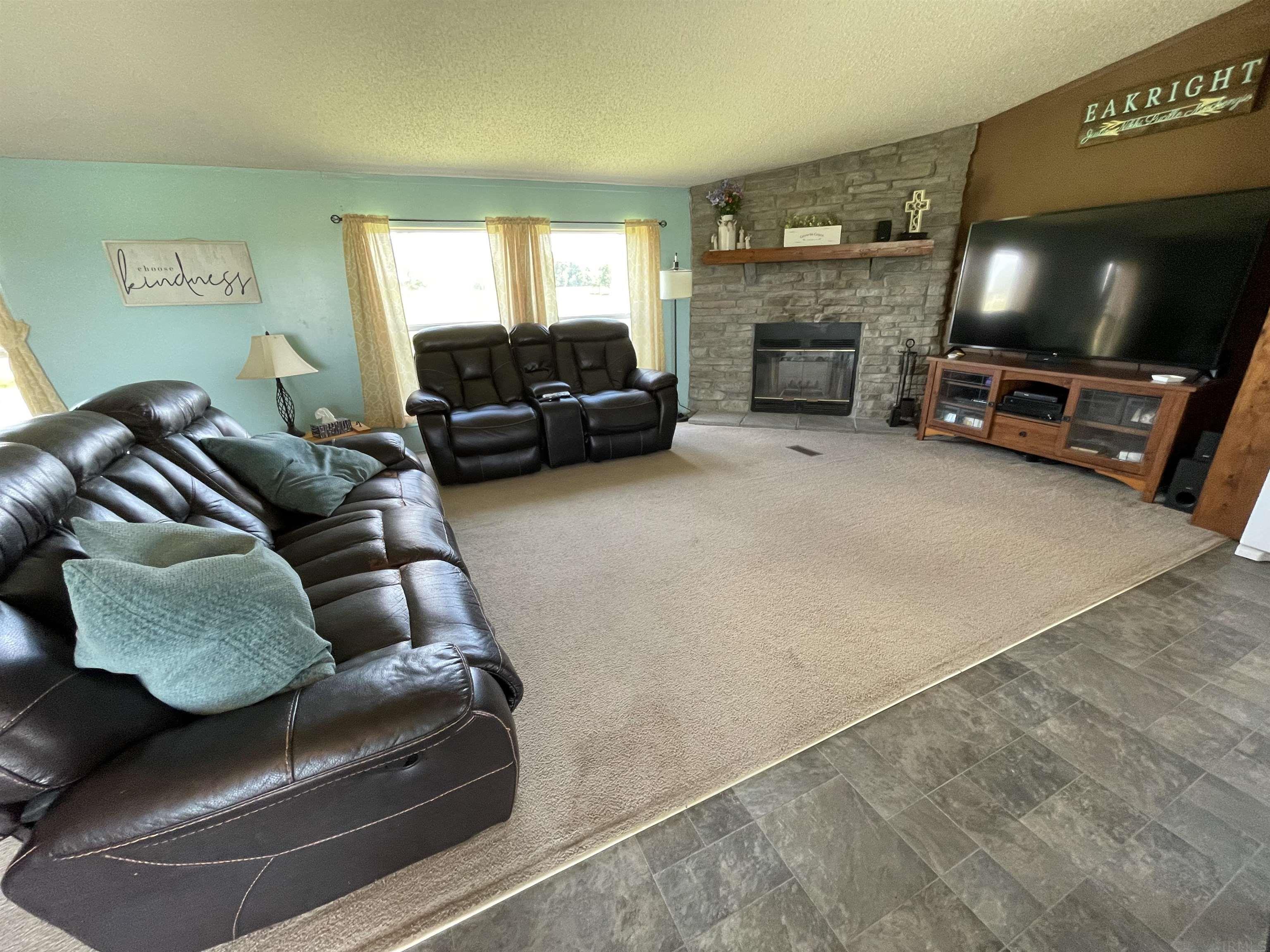7696 County Road 34 Butler, IN 46721 - Photo 4 of 21