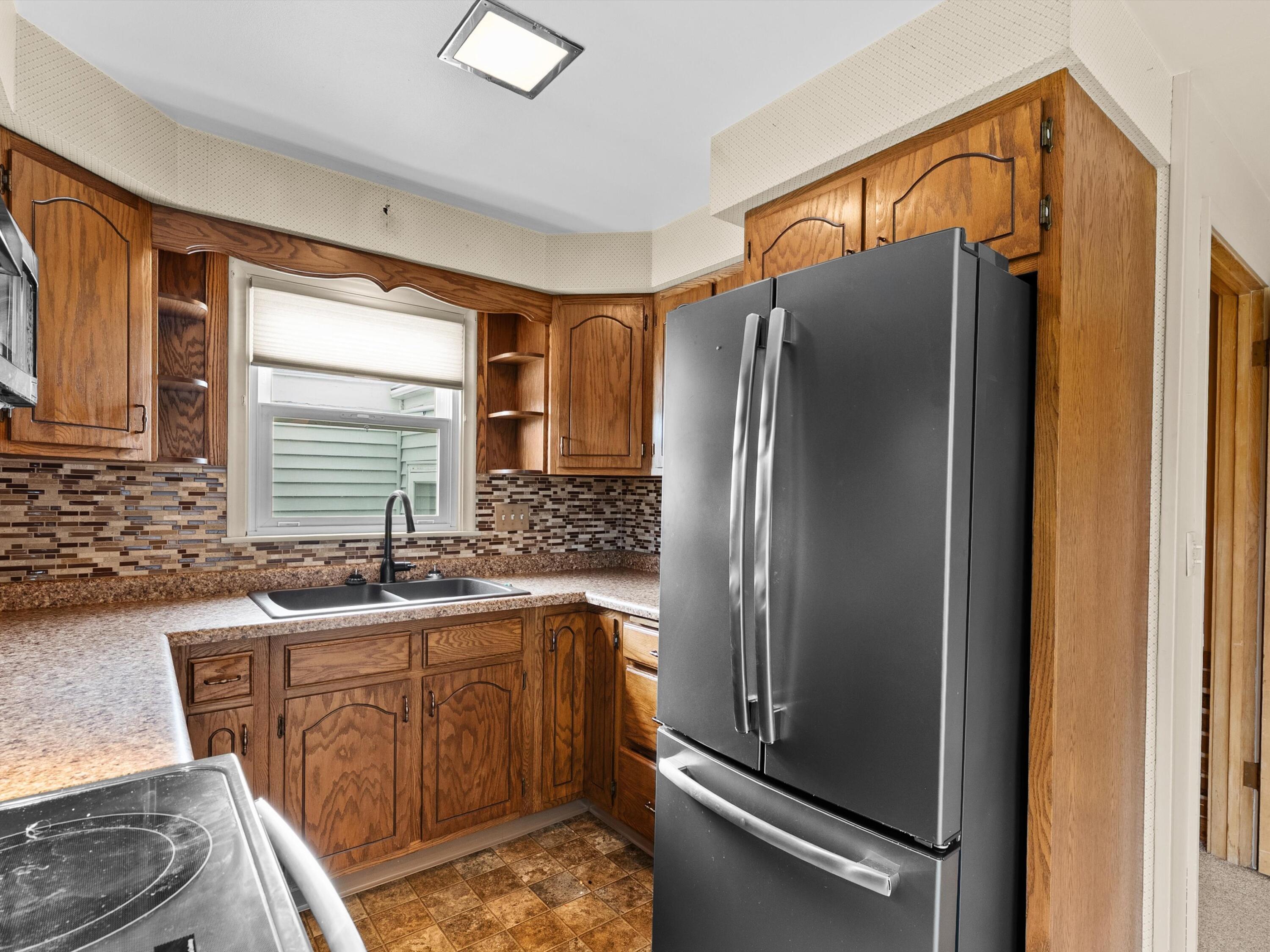 2332 37th Street Two Rivers, WI 54241 - Photo 10 of 26 12-012_3067686_02230