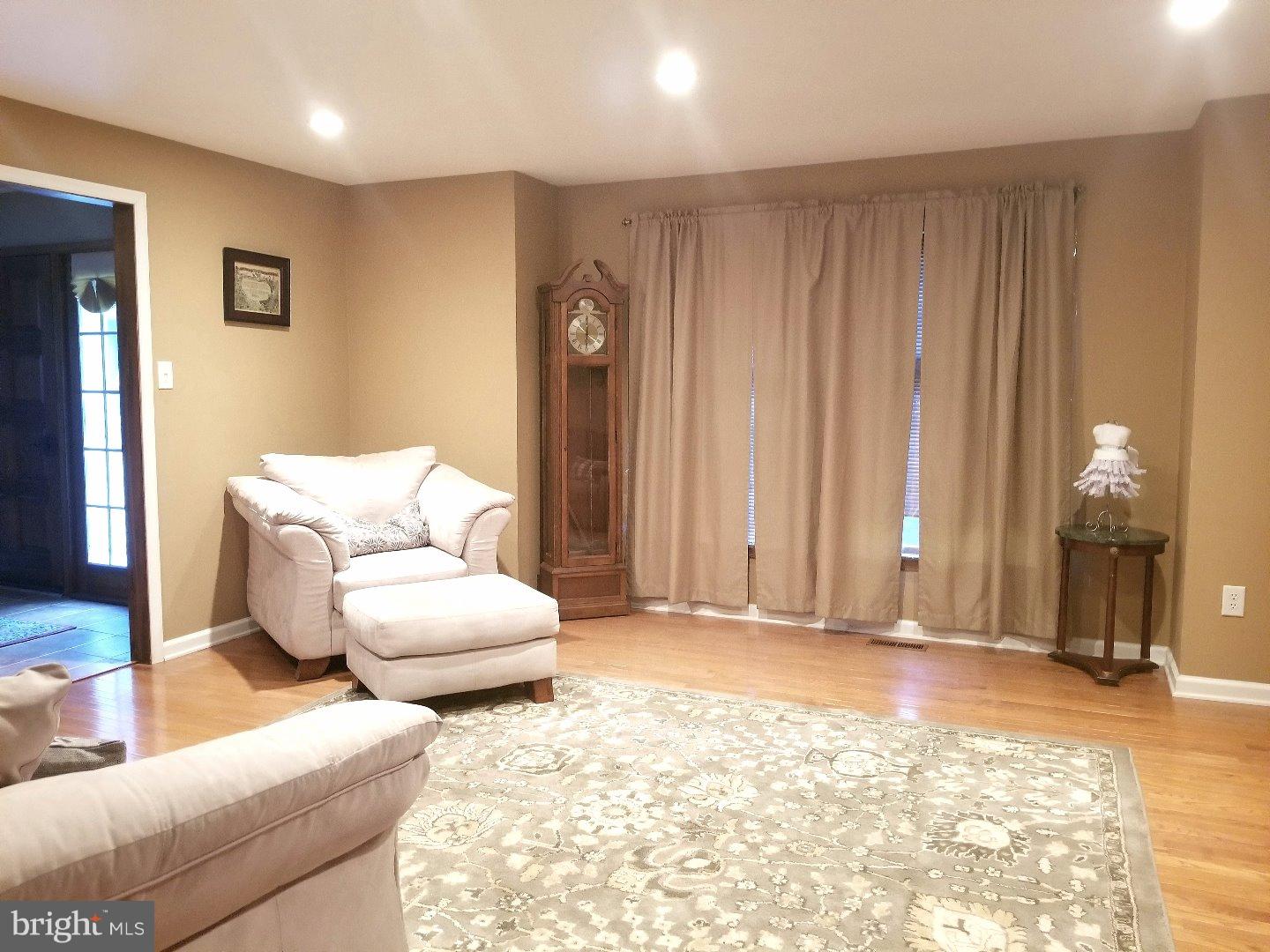 721 Whitehall Road Newfield, NJ 08344 - Photo 5 of 21 Living Room