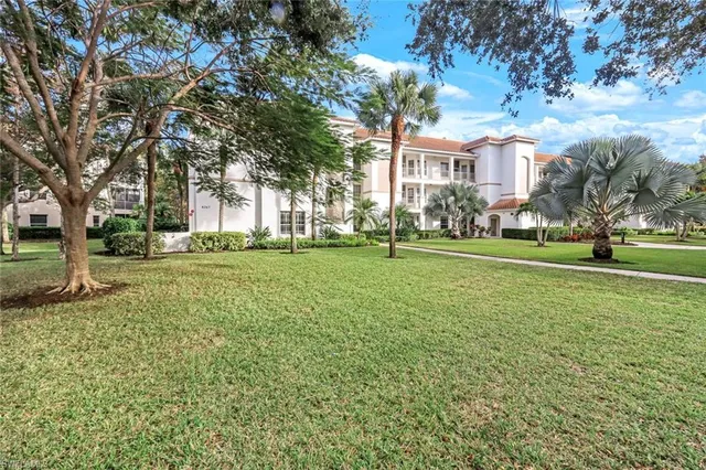 $365,000 | 8267 Parkstone Place, Unit 302, Naples, FL 34120