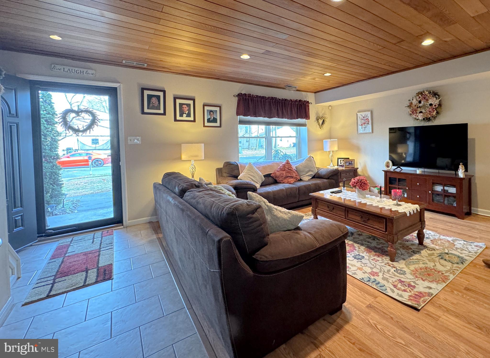57 Christopher Road Voorhees, NJ 08043 - Photo 9 of 36 Living room