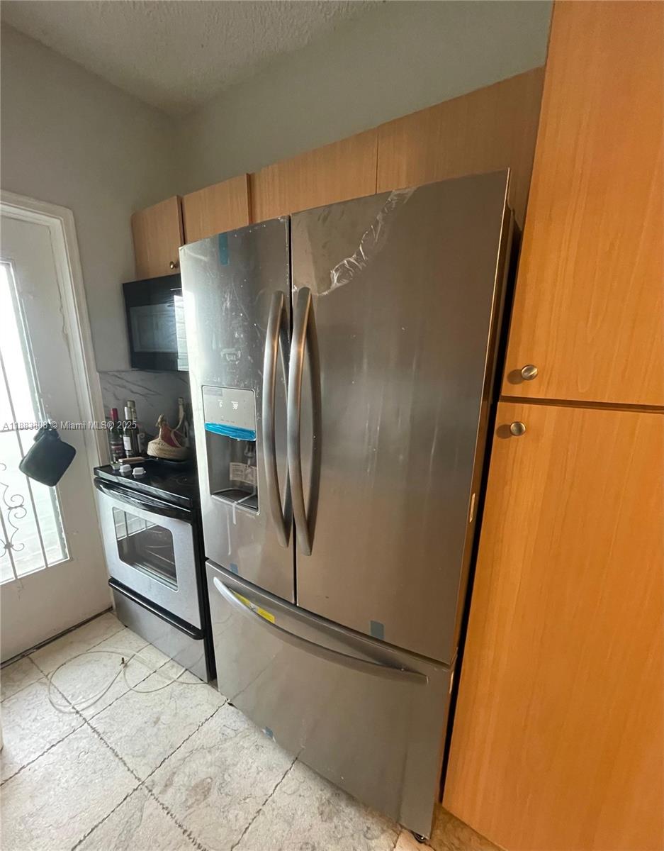 8420 Byron Avenue, Unit 3 Miami Beach, FL 33141 - Photo 2 of 12