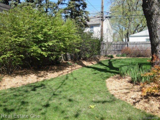 1600 Harvard Road Berkley, MI 48072 - Photo 19 of 22 Beautifully landscaped rear yard