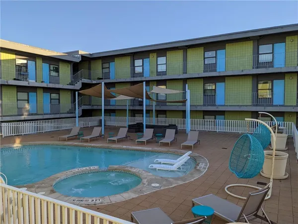 $950 | 2408 Leon Street, Unit 301, Austin, TX 78705