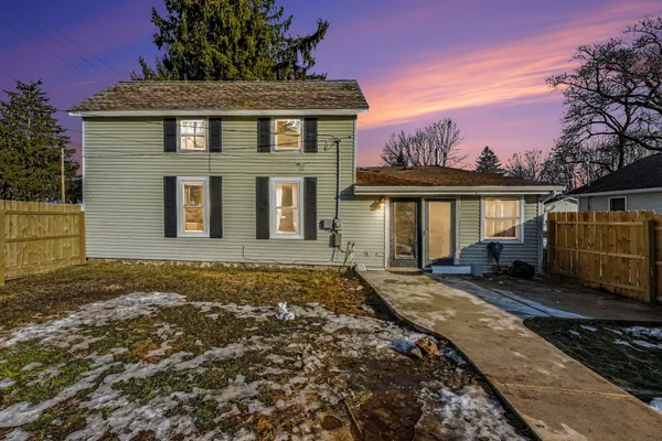 $199,900 | 305 South 1st Street, Edmore, MI 48829