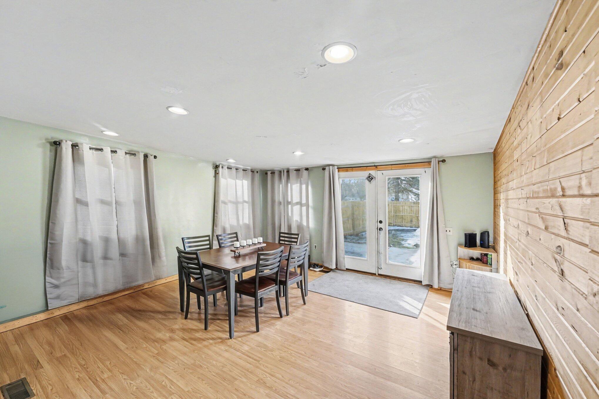 305 South 1st Street Edmore, MI 48829 - Photo 6 of 25 007_file_6991