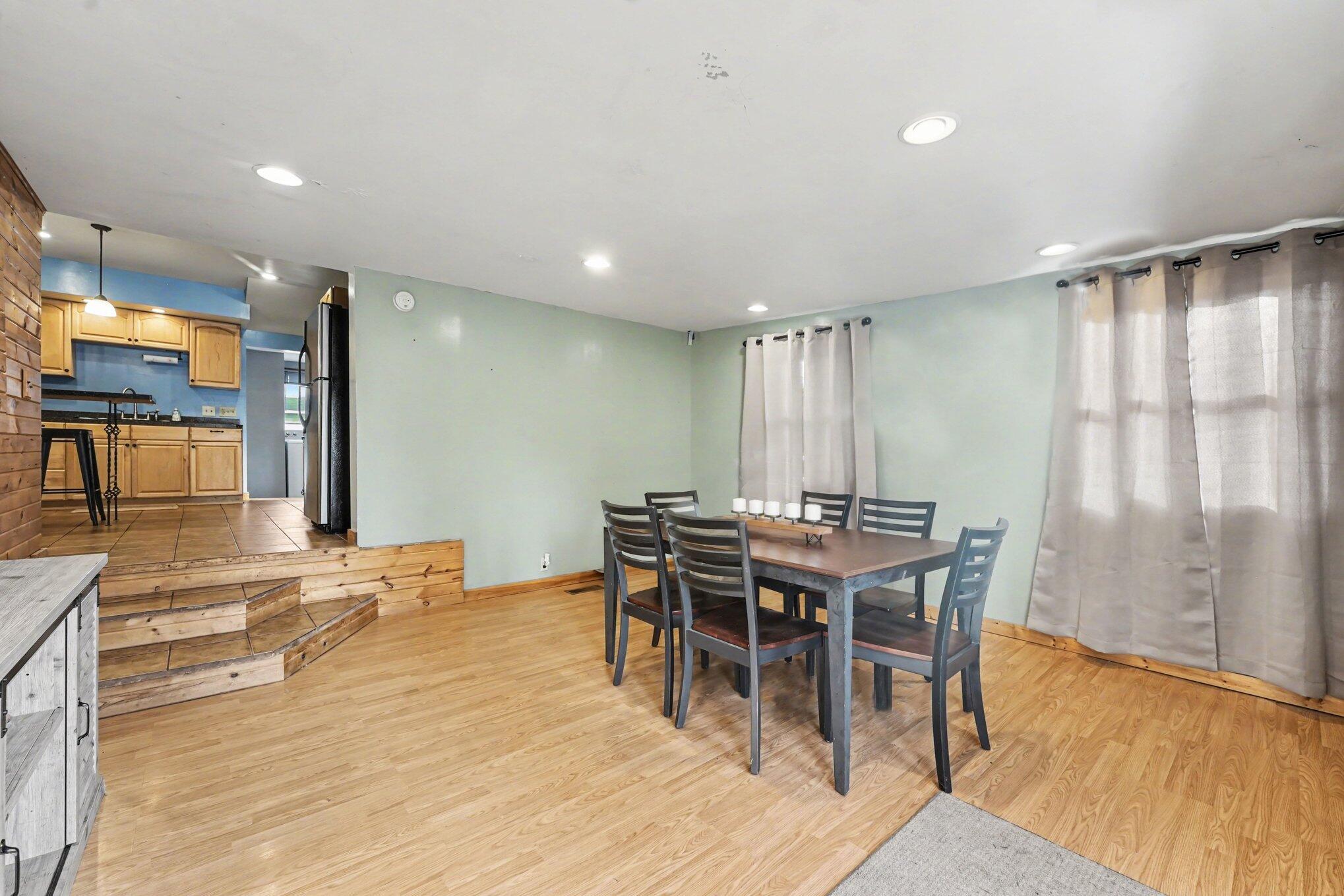 305 South 1st Street Edmore, MI 48829 - Photo 7 of 25 008_file_7917