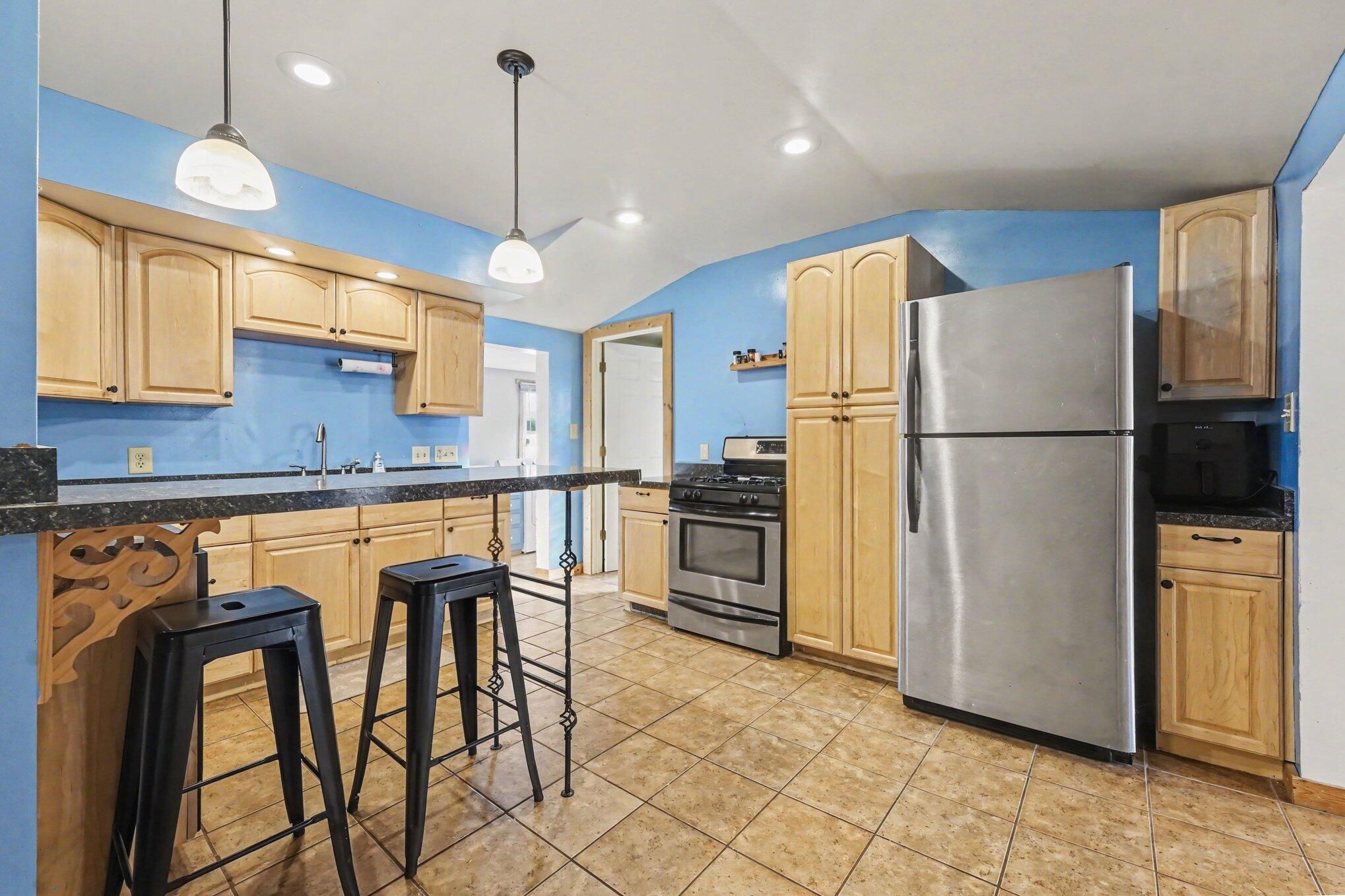 305 South 1st Street Edmore, MI 48829 - Photo 9 of 25 010_file_1556