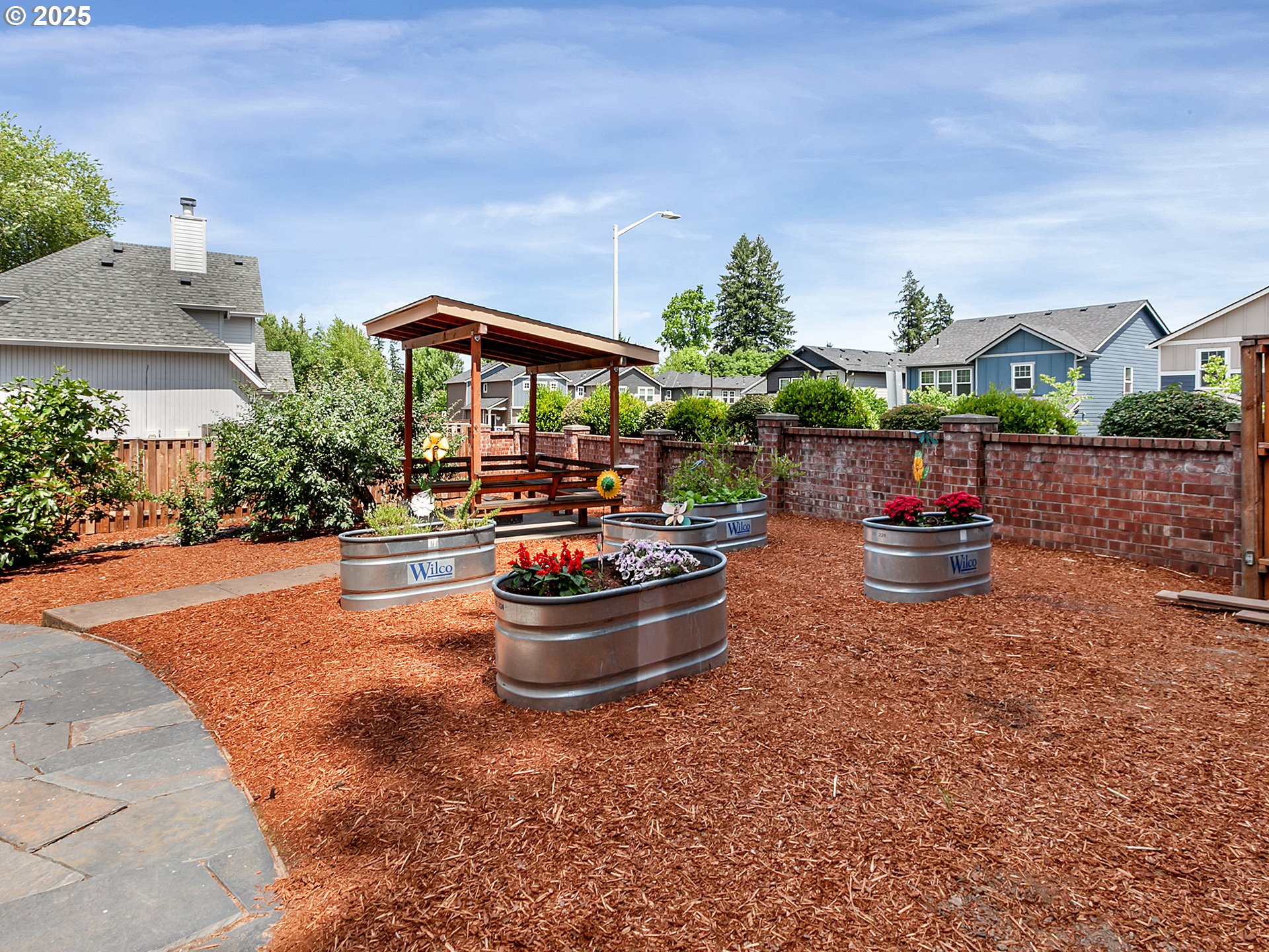 7913 Southwest Leiser Lane Portland, OR 97224 - Photo 33 of 35 Backyard