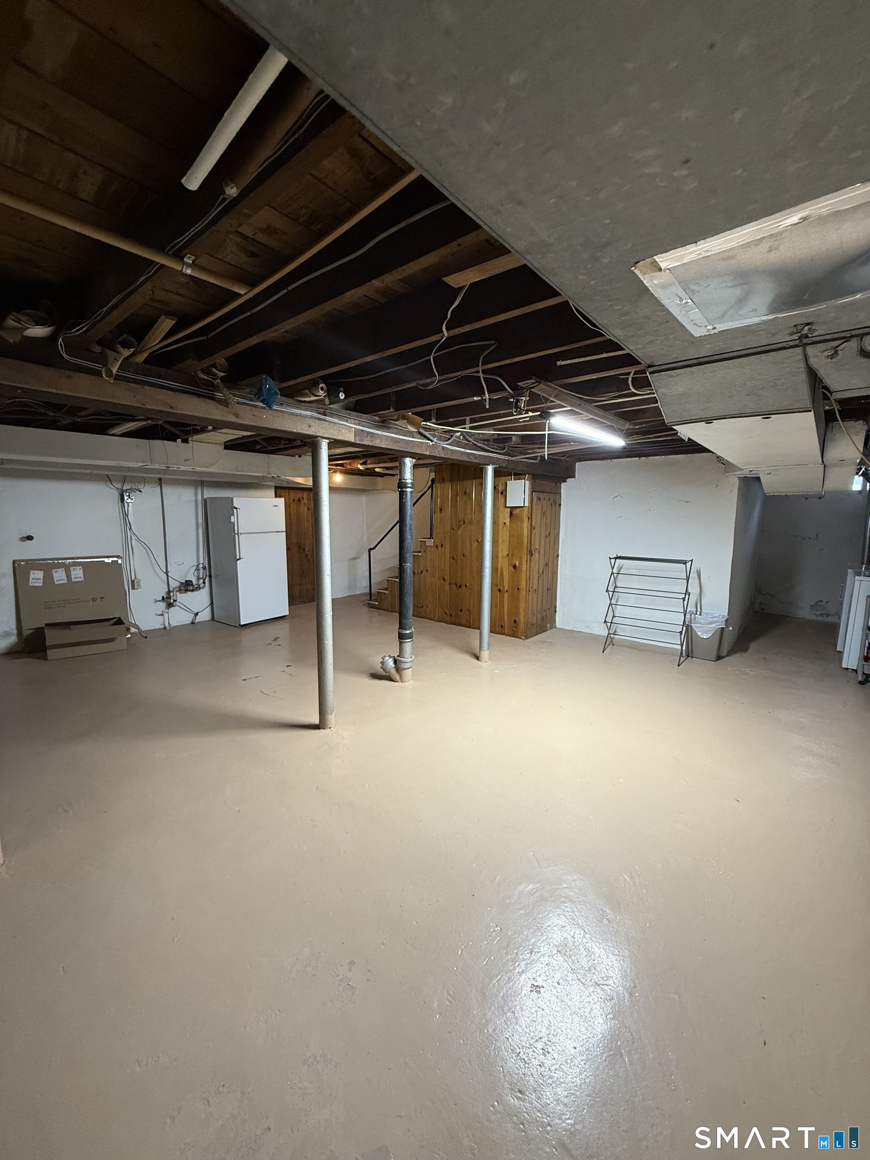 336 Ridgewood Road West Hartford, CT 06107 - Photo 18 of 21 a view of a garage room