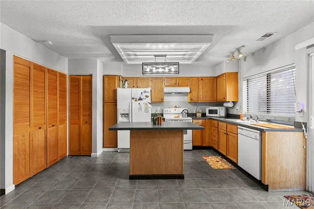 $235,900 | 2605 Plantation Point, Unit B, St. Charles, MO 63303