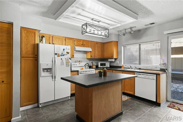 $235,900 | 2605 Plantation Point, Unit B, St. Charles, MO 63303