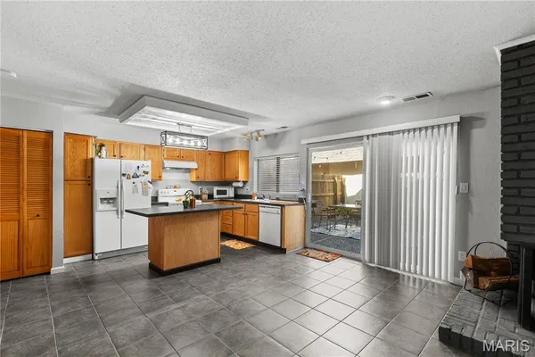 $235,900 | 2605 Plantation Point, Unit B, St. Charles, MO 63303