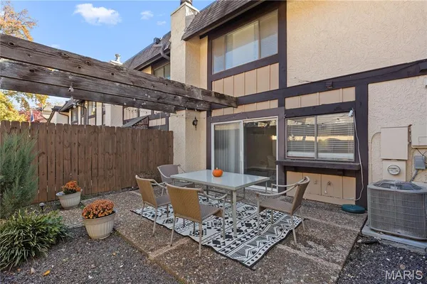 $235,900 | 2605 Plantation Point, Unit B, St. Charles, MO 63303