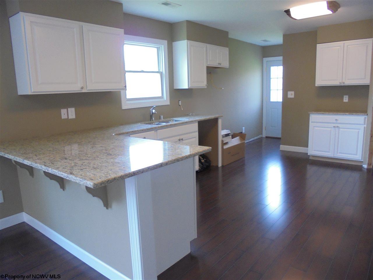 154 Long Alley Reedsville, WV 26547 - Photo 6 of 19 Gallery Image 6