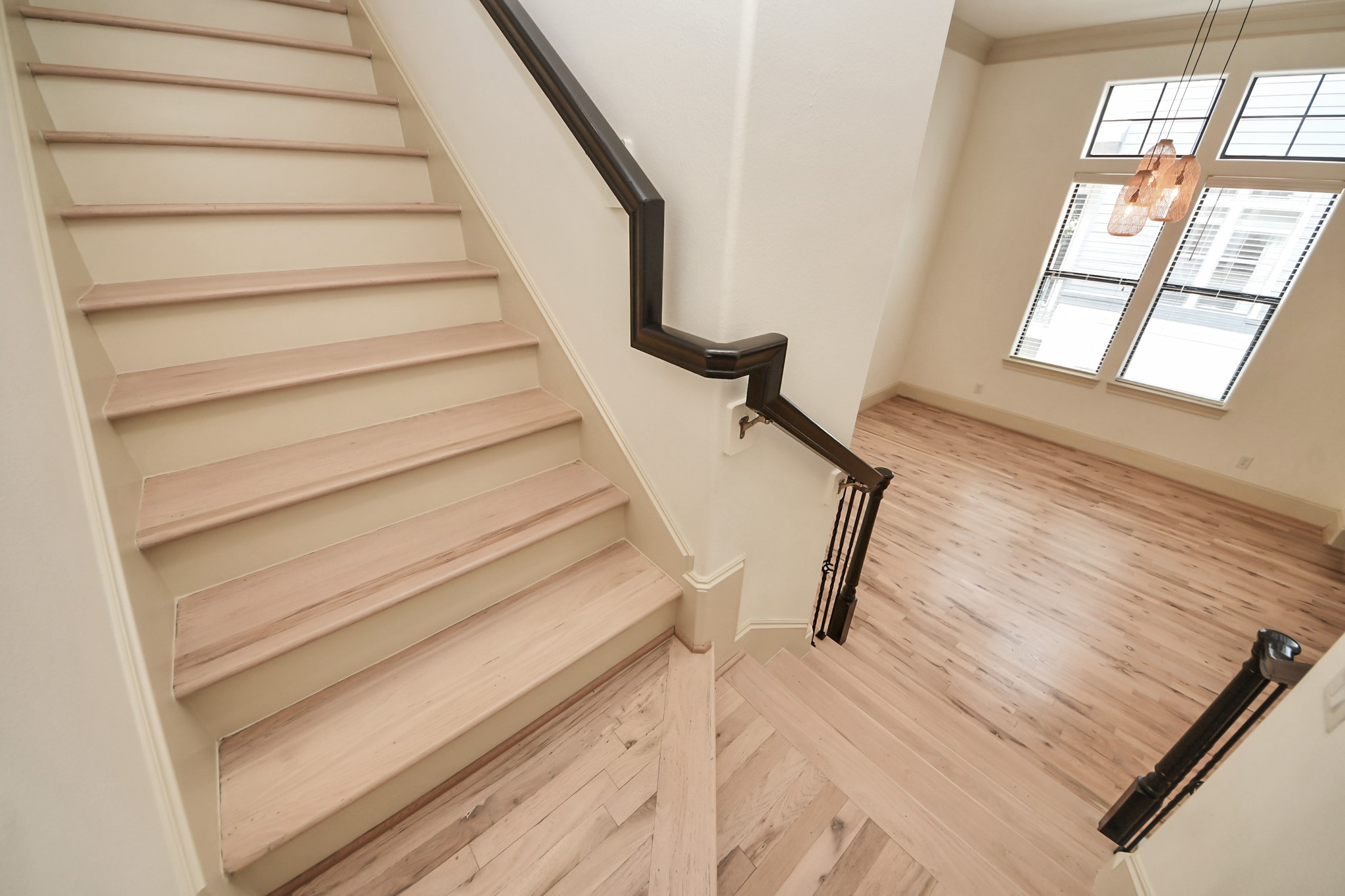 3229 Maxroy Street Houston, TX 77008 - Photo 30 of 43 Staircase leading to the top floor.