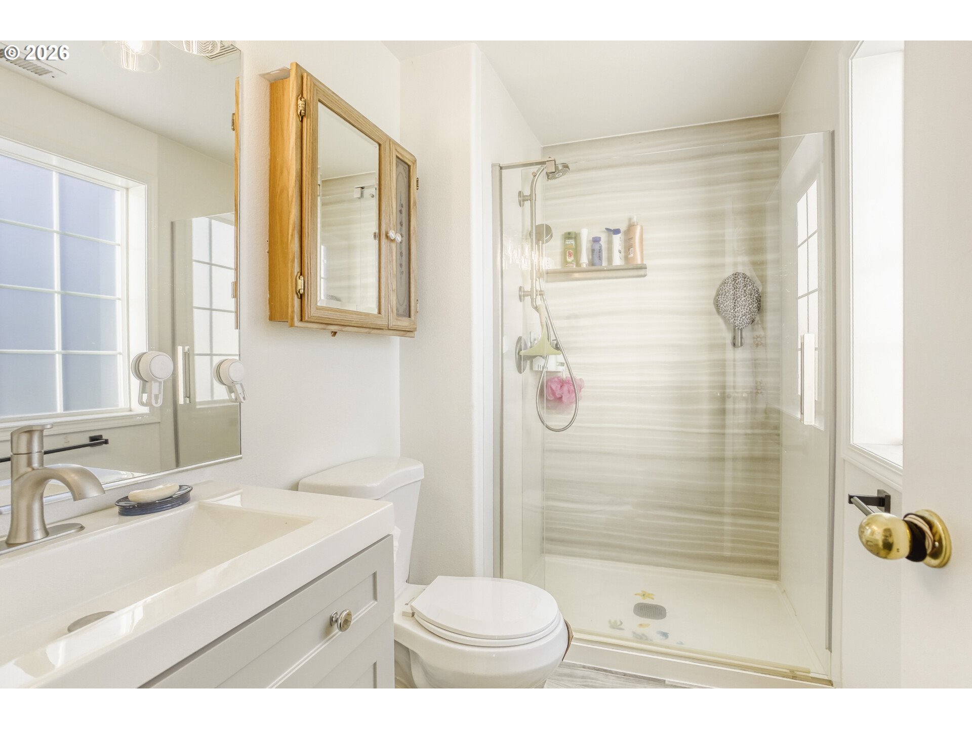 19039 Southwest Pike Lane Beaverton, OR 97078 - Photo 16 of 29 Bathroom, Attached