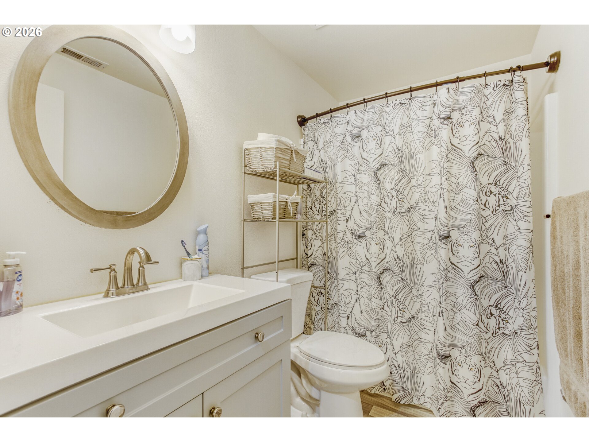 19039 Southwest Pike Lane Beaverton, OR 97078 - Photo 21 of 29 Bathroom