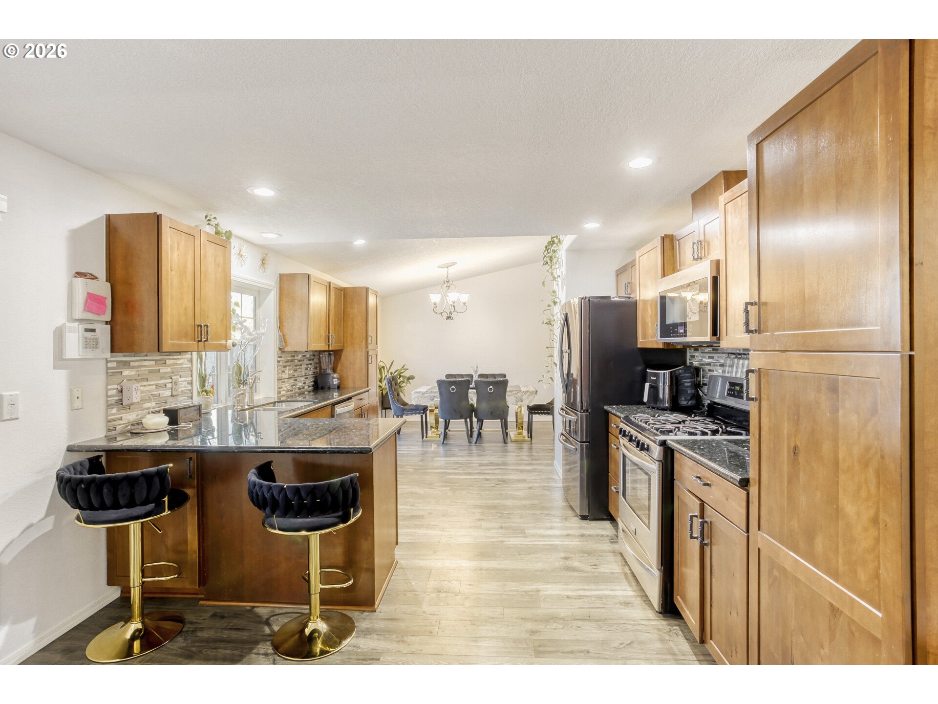 19039 Southwest Pike Lane Beaverton, OR 97078 - Photo 10 of 29 Kitchen