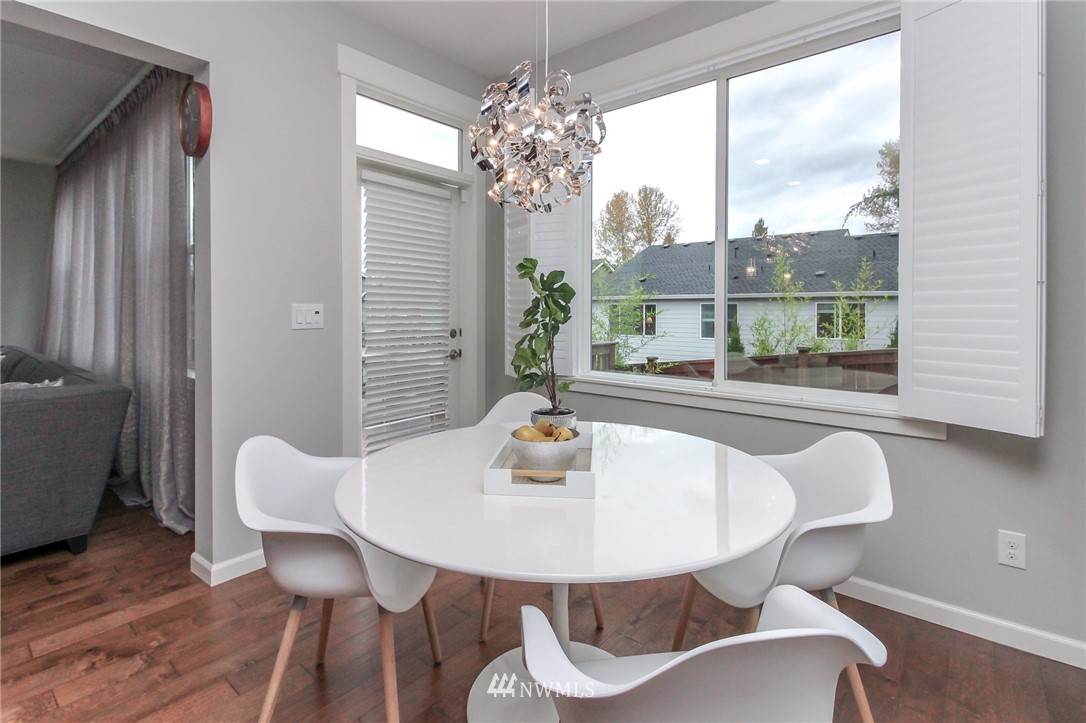 5516 Northeast 8th Place Renton, WA 98059 - Photo 11 of 26 Gallery Image 11