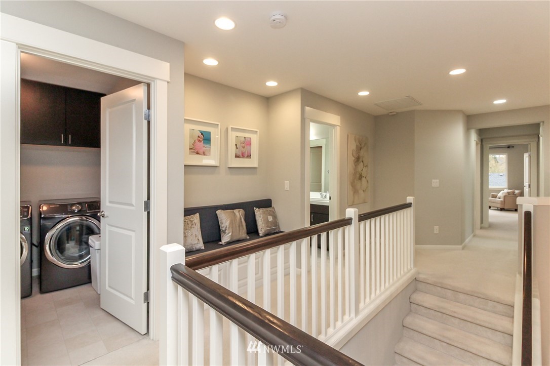 5516 Northeast 8th Place Renton, WA 98059 - Photo 13 of 26 Gallery Image 13